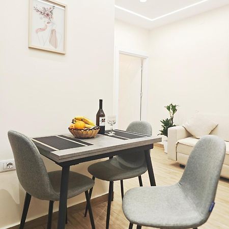 New Apartment Close To Sea And Downtown Vlore Exterior photo