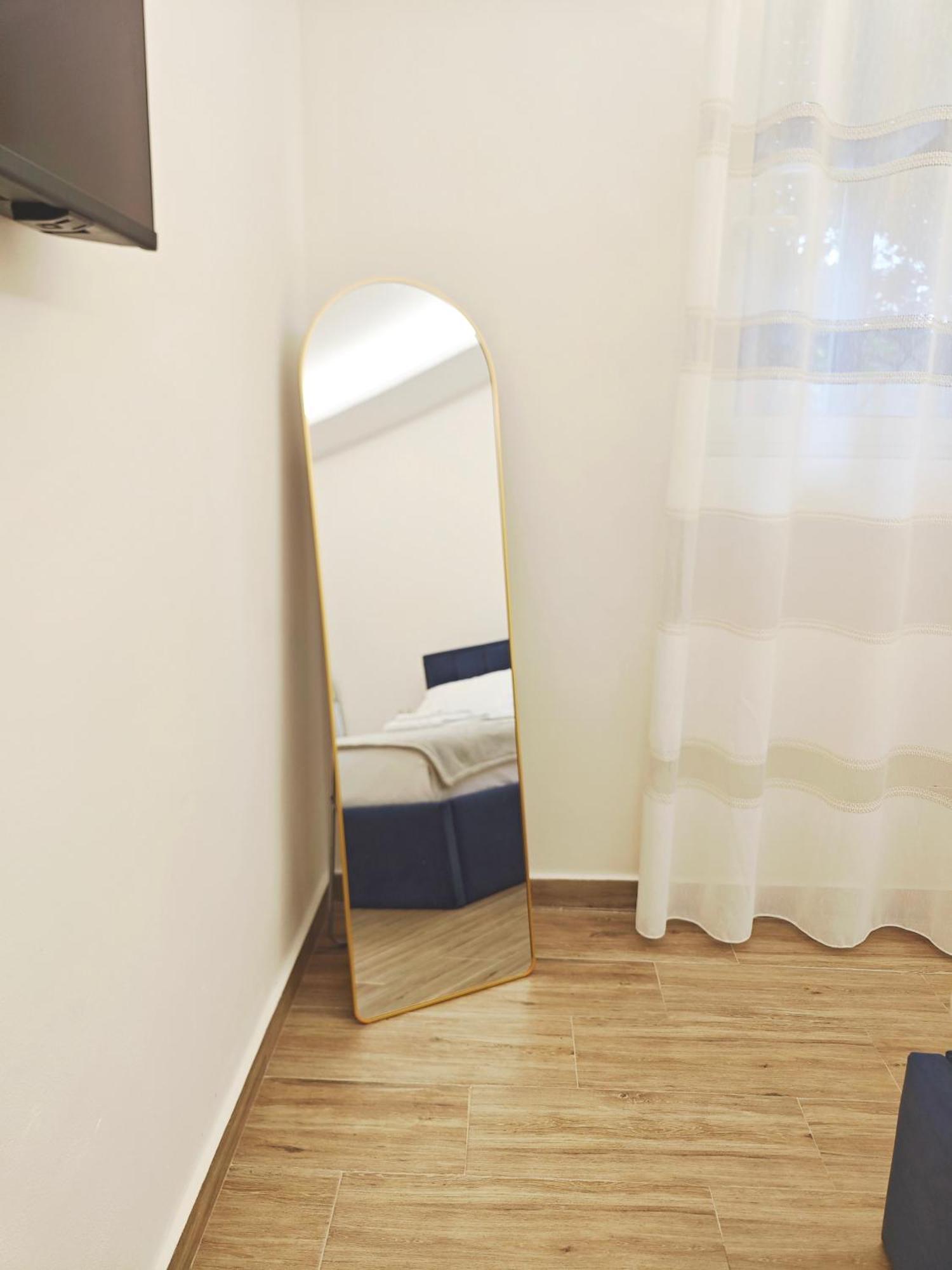 New Apartment Close To Sea And Downtown Vlore Exterior photo